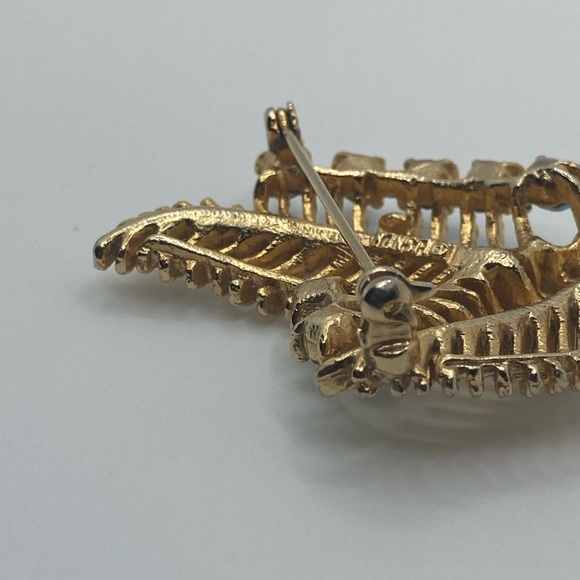 Vtg Lisner Blue AB Aurora Crystal Gold Tone Peacock Brooch 2.3” - Picture 3 of 6
